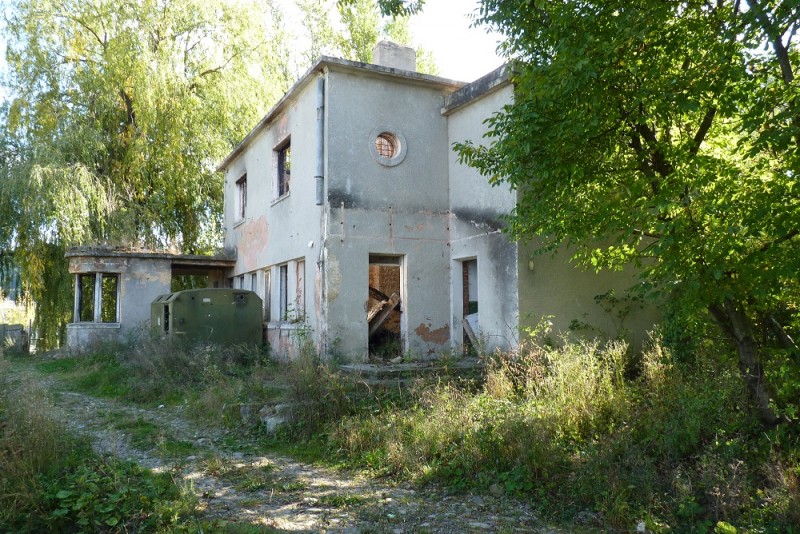 Budynek odpraw celnych w Kutach