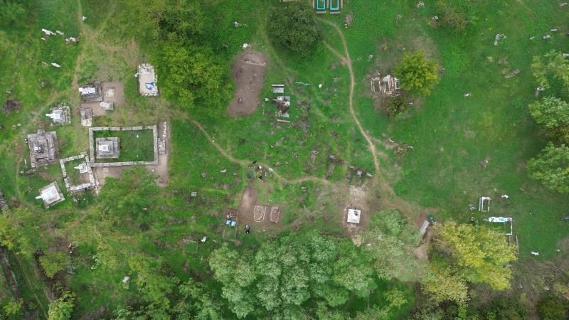 9Raszkow Badania archeiologiczne widok z góry (14)